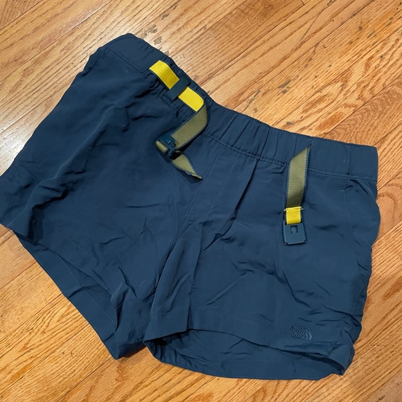 Northface Womens Class V Hike Short Navy sz Large - Picture 2 of 2